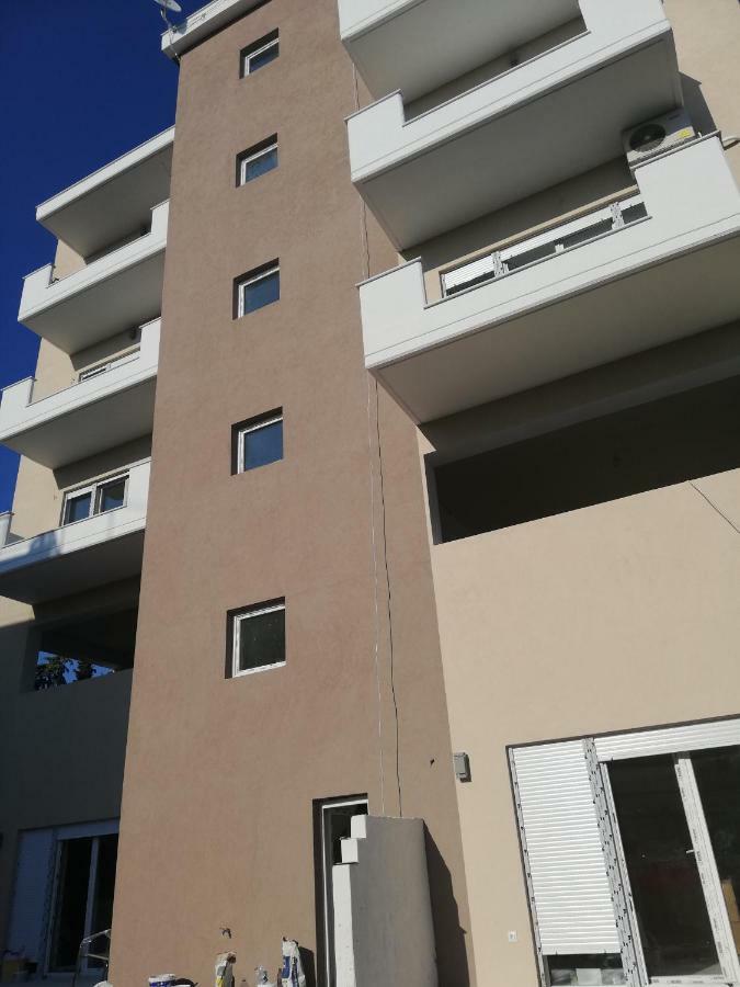 Crystal Blue Apartments Nea Kallikrateia Esterno foto