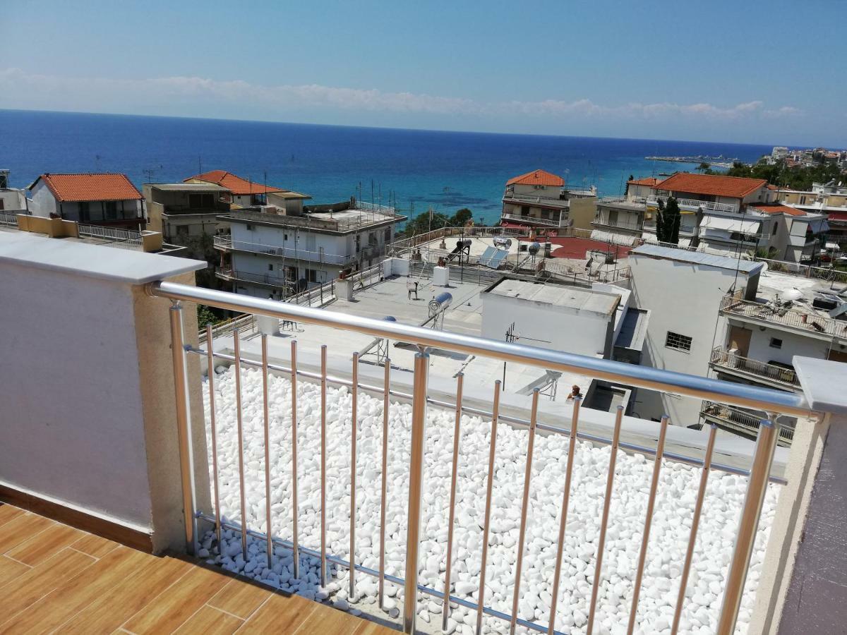 Crystal Blue Apartments Nea Kallikrateia Esterno foto